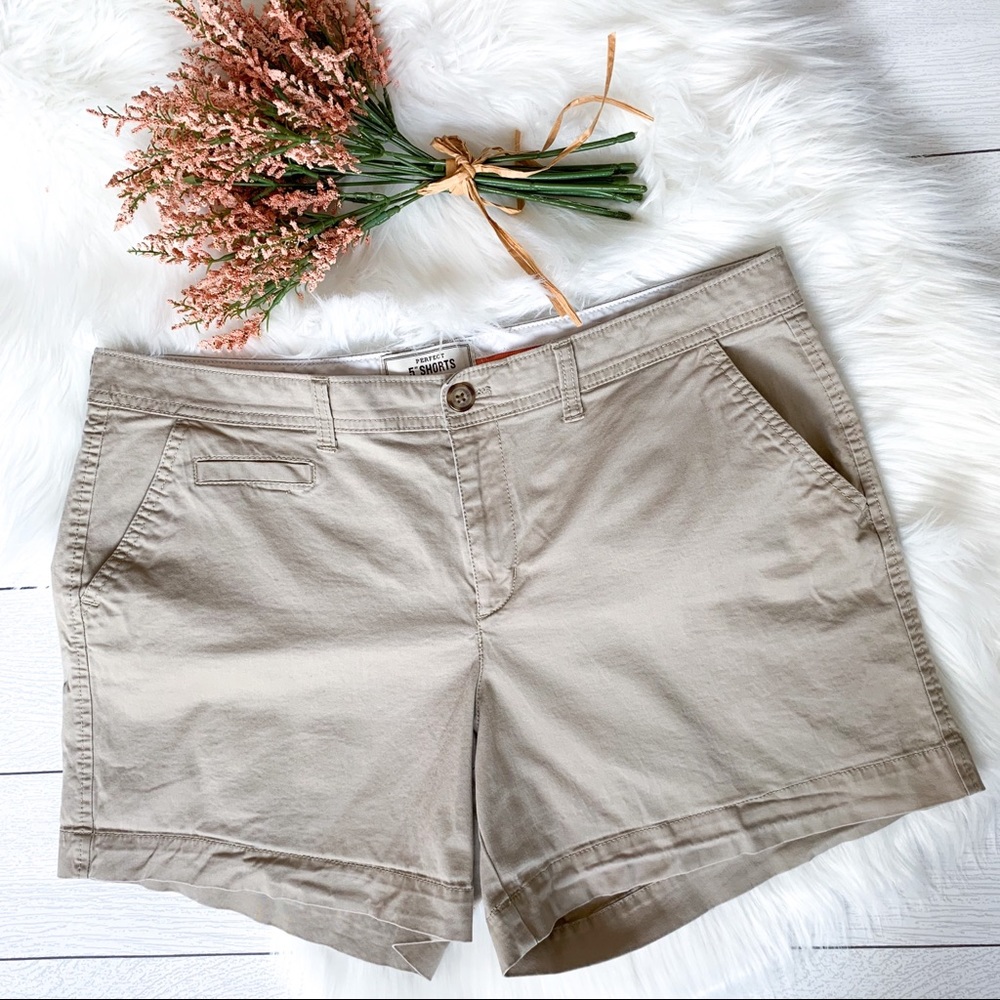 Old Navy “Perfect” 5 inch khaki shorts